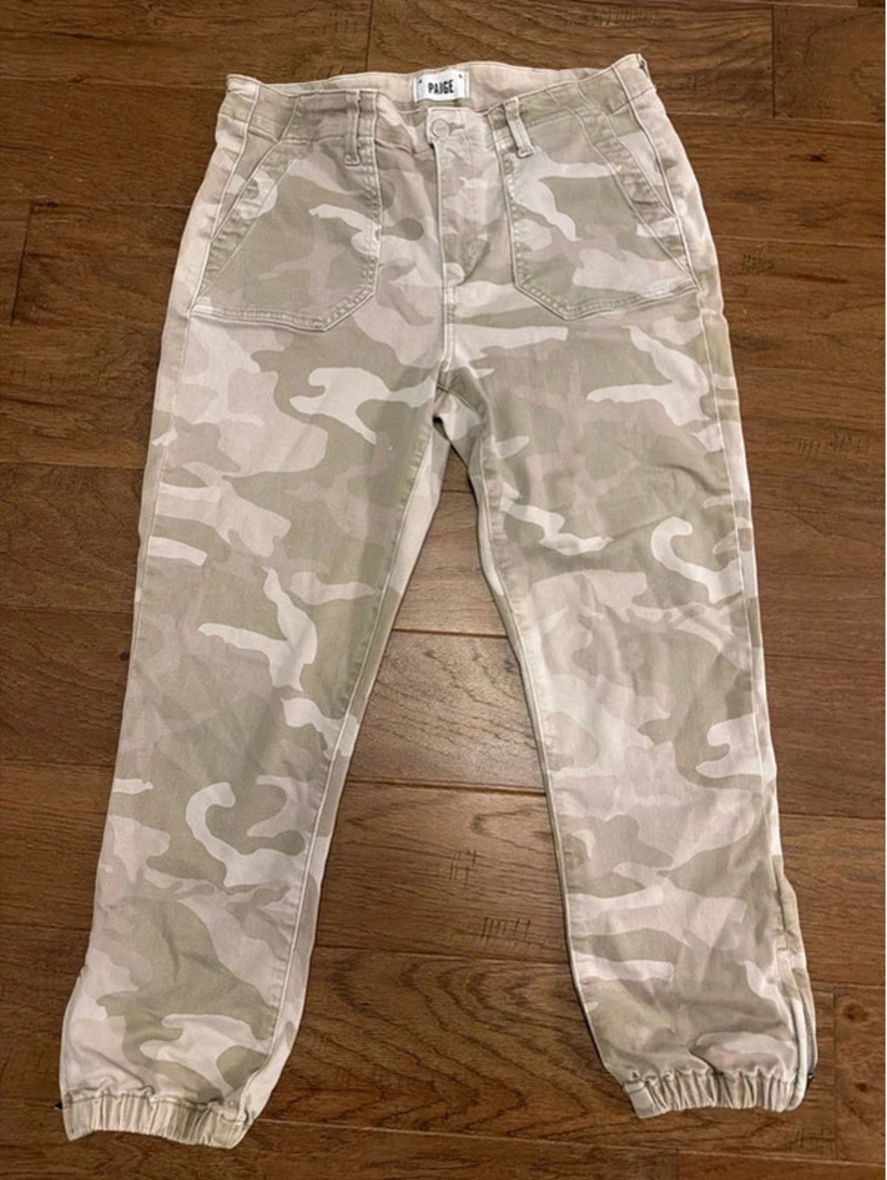 PAIGE Women’s Camo Pants Beige Camouflage Size: 30 / approximately Women’s 10
